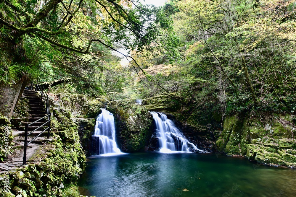 日本の紅葉の滝, 赤目四十八滝 日本の紅葉の滝, 赤目四十八滝