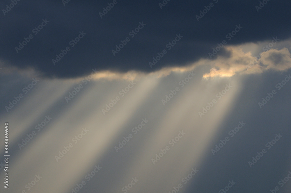 雲から射す斜光（鹿児島県・出水市）
