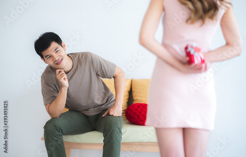 Young couples give each oth...
