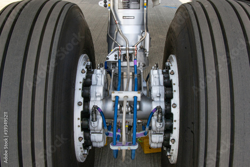 Aircraft landing gear, main gear