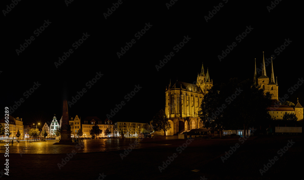 Erfurter Dom in der Nacht 