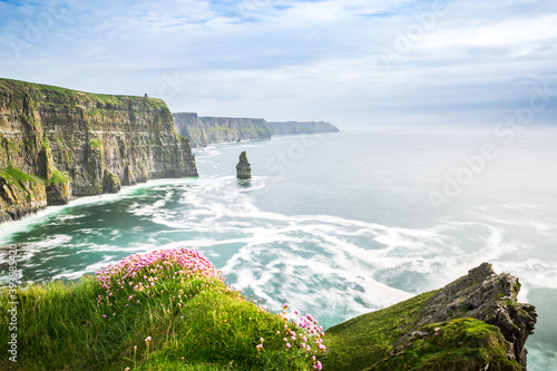 Fotografija Sehenswürdigkeit Cliffs of Moher in Irland Meer Ozean Küste Atlantik Klippen Fel