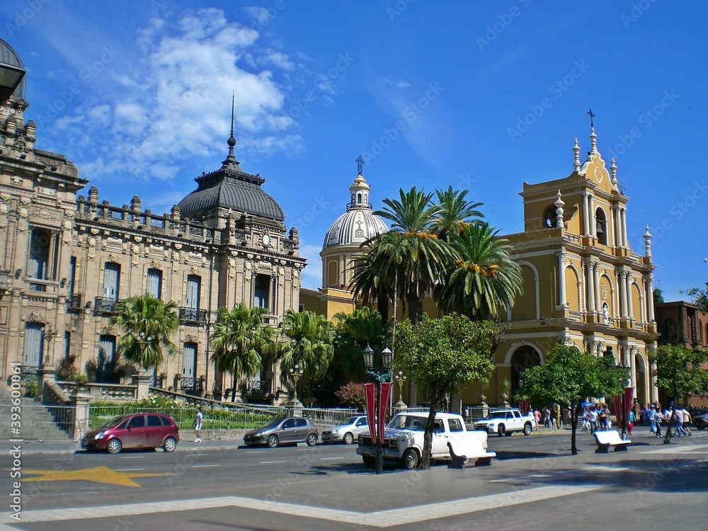 Edifício histórico no centro de San Miguel de Tucumán / Argentina