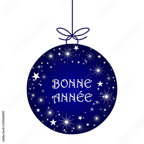 Boules de décoration pour Nouvel an sur fond blanc 