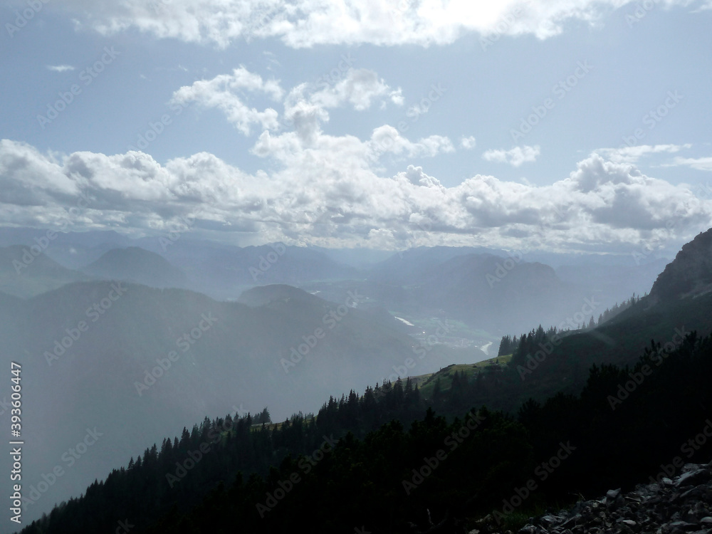 Obraz premium Pyramidenspitze mountain hiking tour in Tyrol, Austria
