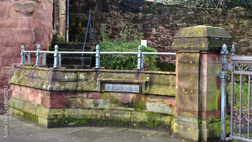 фотографія Gate into Lady Herbert's Garden, Coventry, England, UK, December 2019