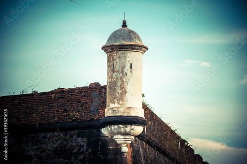 A Fortaleza de São José de Macapá é um patrimônio histórico e cultural. A guarita do baluarte, que fica no alto da fortaleza, oferece uma vista magnífica da cidade e do rio Amazonas.