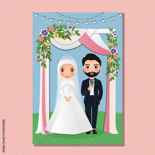  Wedding invitation card the bride and groom cute couple cartoon under the archway decorated with flowers 