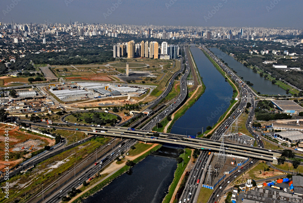 Fototapeta premium Vista aérea do rio Pinheiros. São Paulo. Brasil