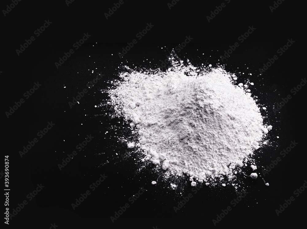 calcium, pile of granulated calcium powder, fluoride, nitrate, used in the beauty, pharmaceutical or industrial industry calcium, pile of granulated calcium powder, fluoride, nitrate, used in the beauty, pharmaceutical or industrial industry