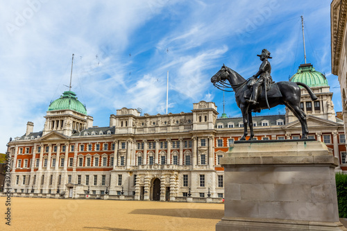 Canvas Print Barracks of the Royal Horse Guards