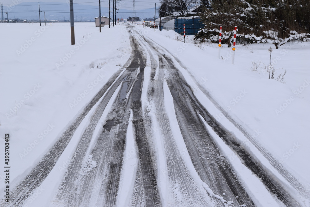 雪道のわだち