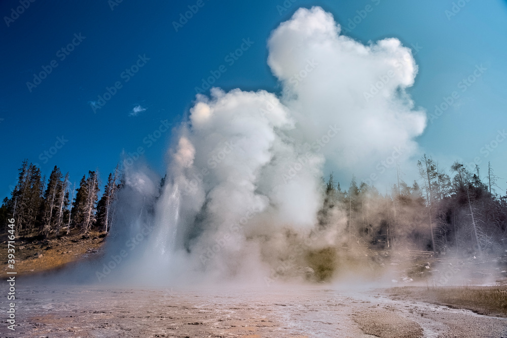 Grand Geyser erupting, Upper Geyser Basin, Yellowstone National Park, Wyoming, USA Grand Geyser erupting, Upper Geyser Basin, Yellowstone National Park, Wyoming, USA