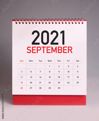 Simple desk calendar 2021 - September