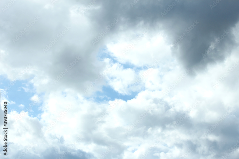 Obraz premium Clouds in the blue sky.