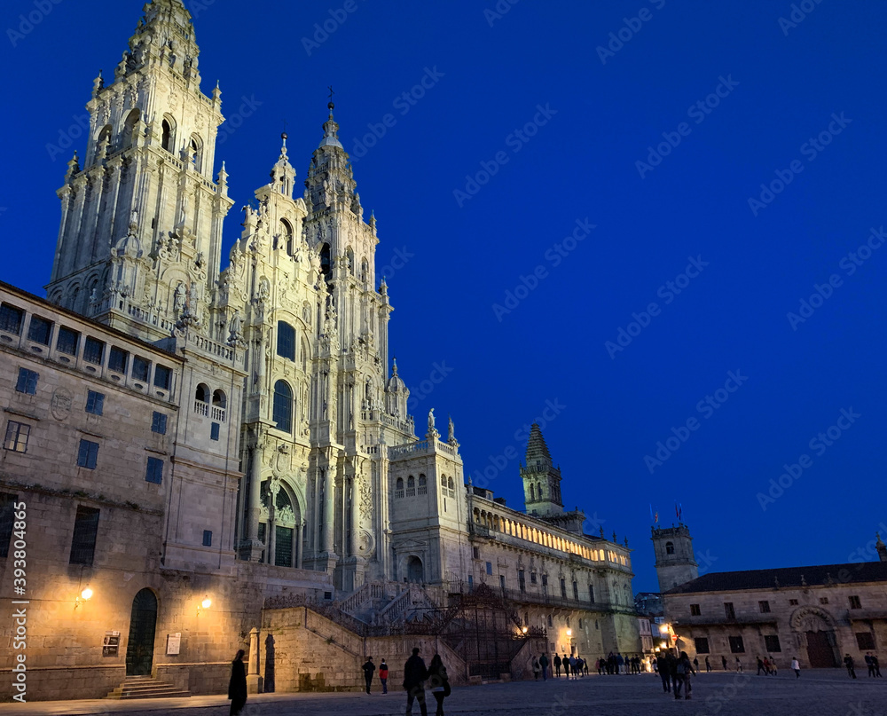 Noche en la Catedral de Santiago de Compostela desde la Plaza do Obradoiro