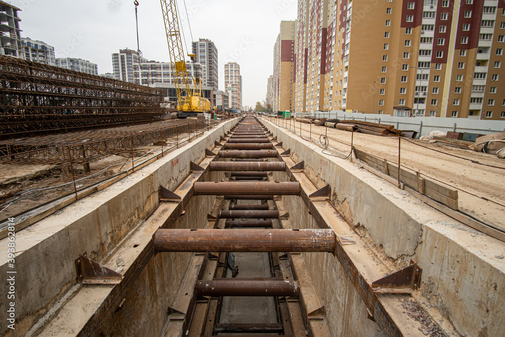 Construction of a trench for subway tunnels.
