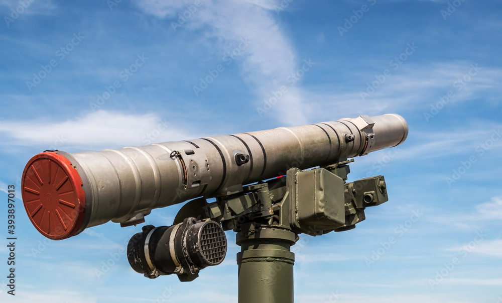 Anti-tank guided missile on the turret of a tank or infantry fighting vehicle Anti-tank guided missile on the turret of a tank or infantry fighting vehicle