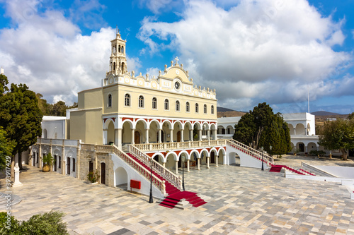 Принти на полотні Die orthodoxe Wallfahrtskirche Panagia Evangelistria in Tinos-Stadt auf der grie