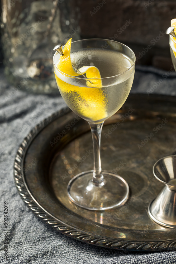 Boozy Lemon Dry Gin Martini