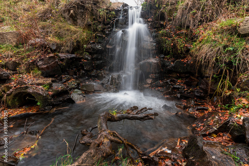 Peque  o salto de agua en el Montseny en Oto  o