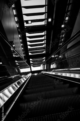 Fototapeta Naklejka Na Ścianę i Meble -  moving escalator in subway