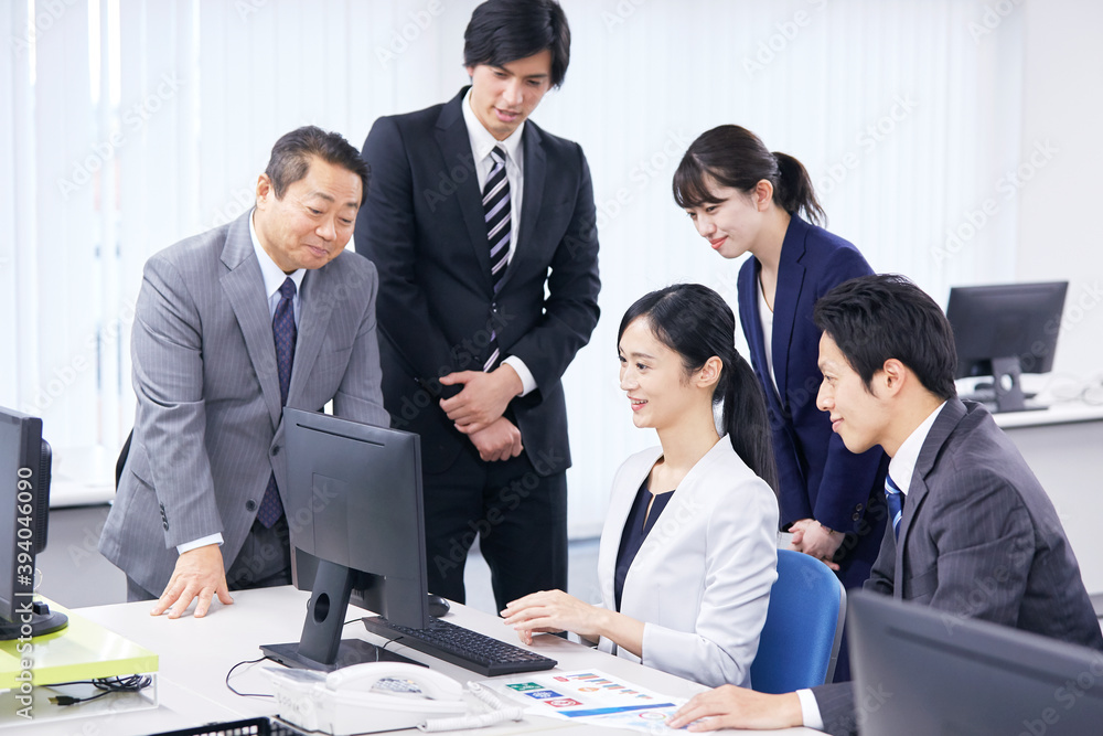 ビジネス　同僚