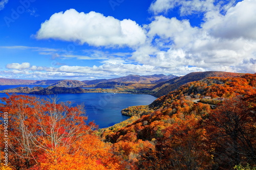 錦秋の十和田湖