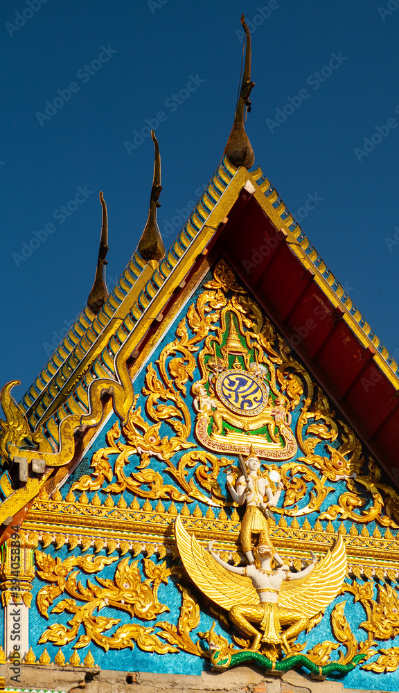 Fototapeta premium Golden temple in Thailand.
