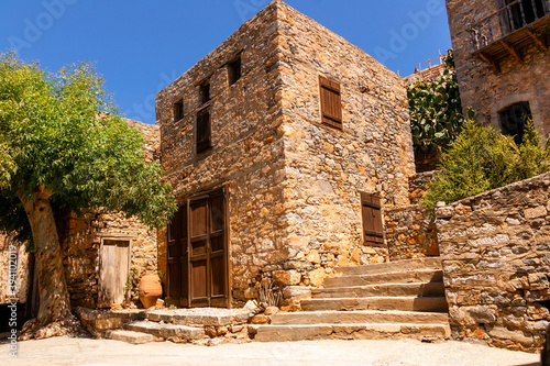 Obraz na płótnie Spinalonga, Greece - August 20, 2020 - An old house on the historic island of Spinalonga w salonie