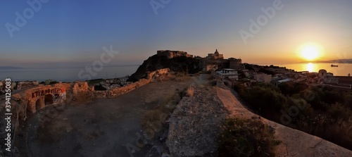 Milazzo - Panoramica del castello all'alba