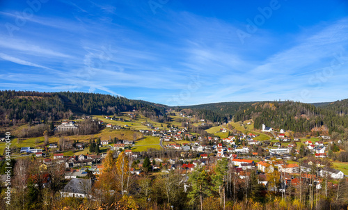 Warmensteinach im Fichtelgebirge im Herbst Ortsansicht Bayern © sonne_fleckl