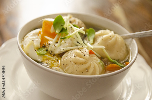  small dumplings in broth with spices