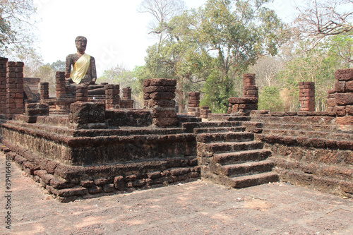 buddhist temple (wat sing) in khamphaeng phet in thailand  photo