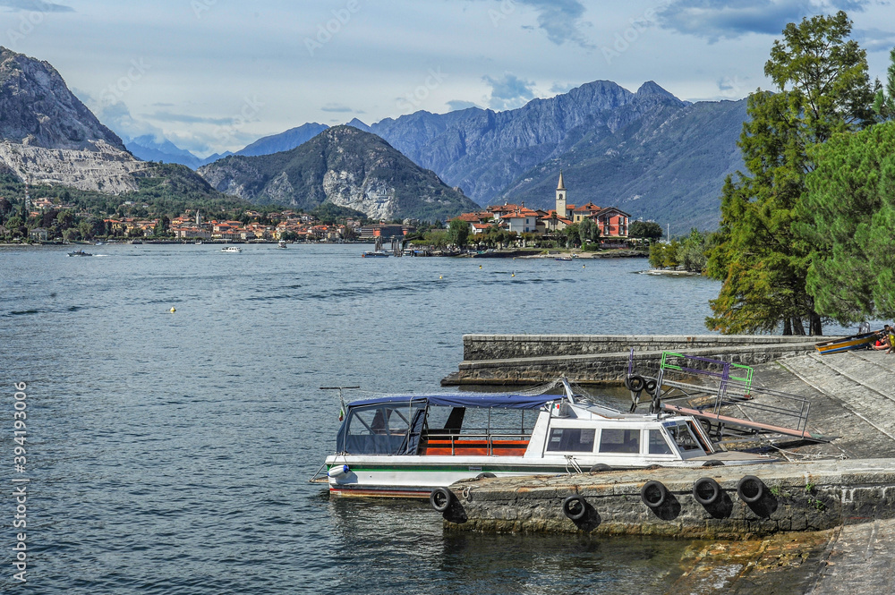 Obraz premium The noble Borromini family, who owned the entire lake Lago Maggiore, built a palace on a rocky island in the 17th century and set up two parks, using imported fertile land.