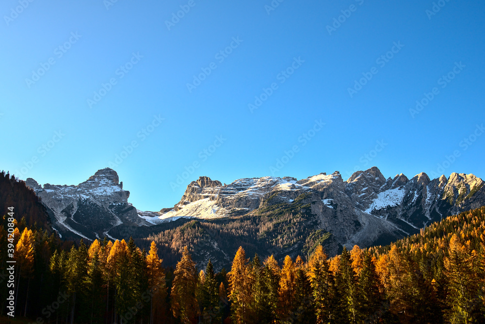Panorama delle Dolomiti di Zoldo in autunno. Patrimonio Unesco.