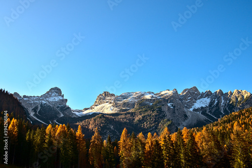 Panorama delle Dolomiti di Zoldo in autunno. Patrimonio Unesco.