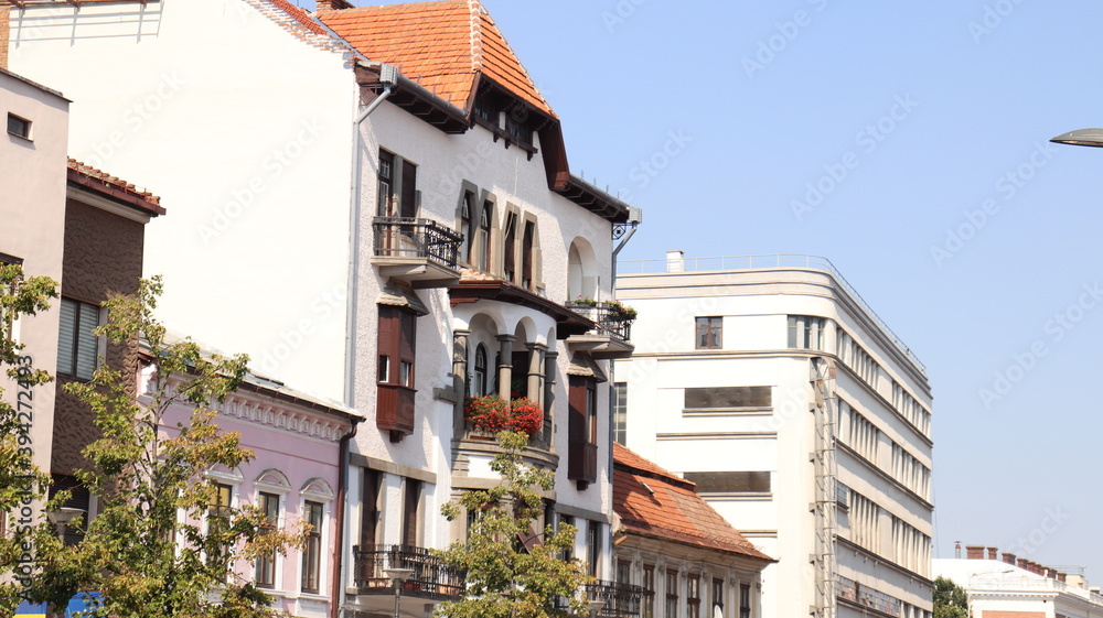 Mixed architecture on Eroilor bulevard in Cluj-Napoca Mixed architecture on Eroilor bulevard in Cluj-Napoca