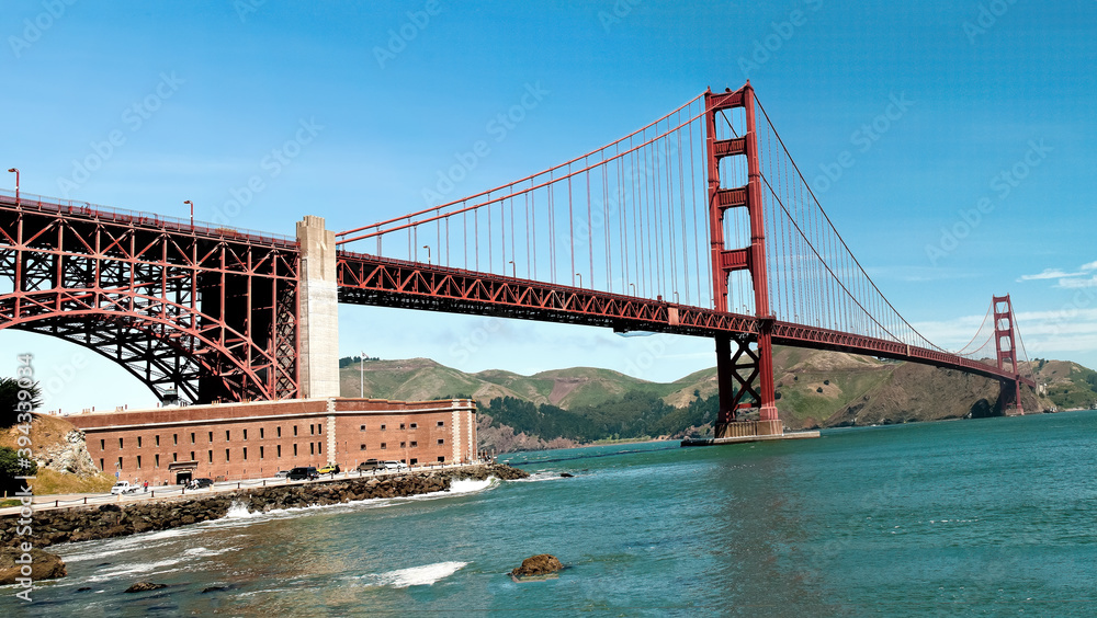 Fototapeta premium Golden Gate Bridge in San Francisco California