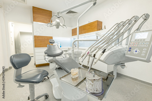 Modern dental clinic © Grafvision