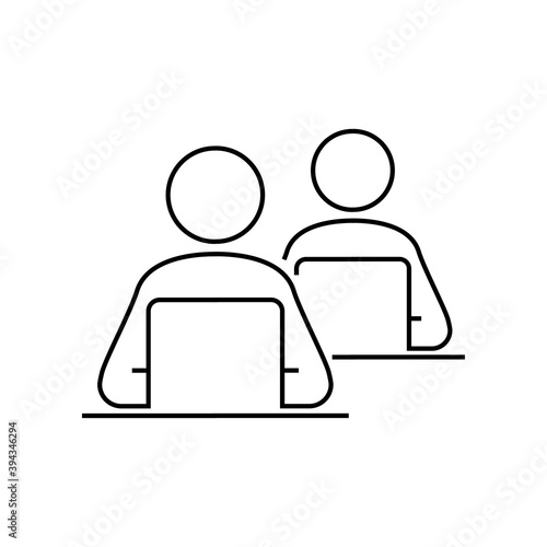 Lugar de trabajo. Icono plano con hombres trabajando en oficina con ordenadores con lineas en color negro 