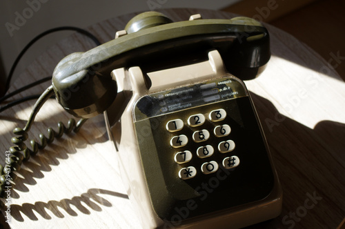 ancien téléphone fixe 