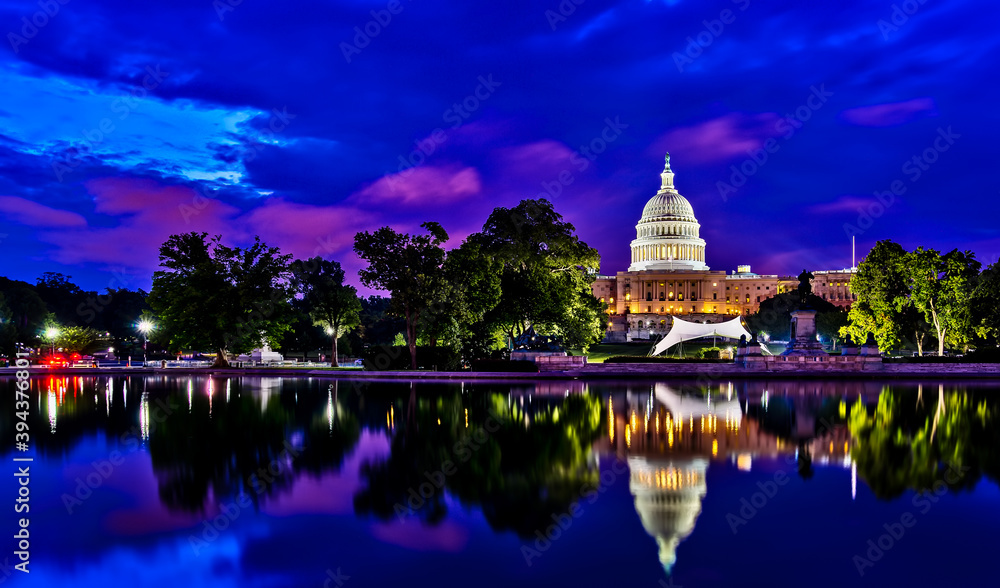 Obraz premium The United States Capitol building in Washington, D.C.