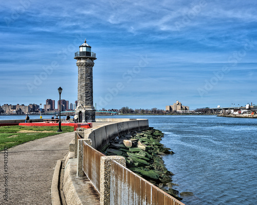 Photos Park with lighthouse in Roosevelt island, Manhattan, New York