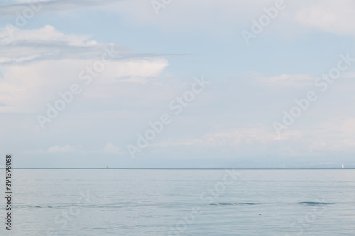 Panorama de lac Léman en été