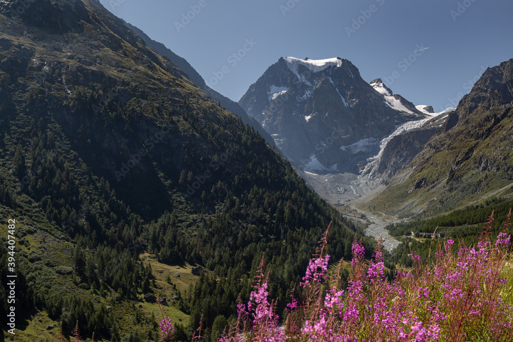 Randonnée dans la vallée d'Arolla en Suisse Randonnée dans la vallée d'Arolla en Suisse