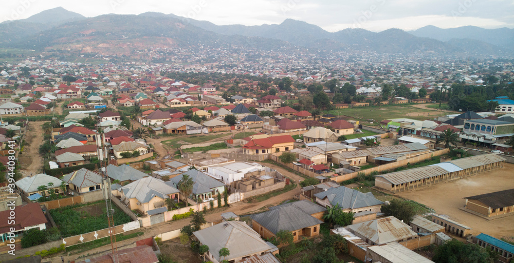 Africa, vista aerea de las colinas y ciudad de Bujumbura - Burundi 