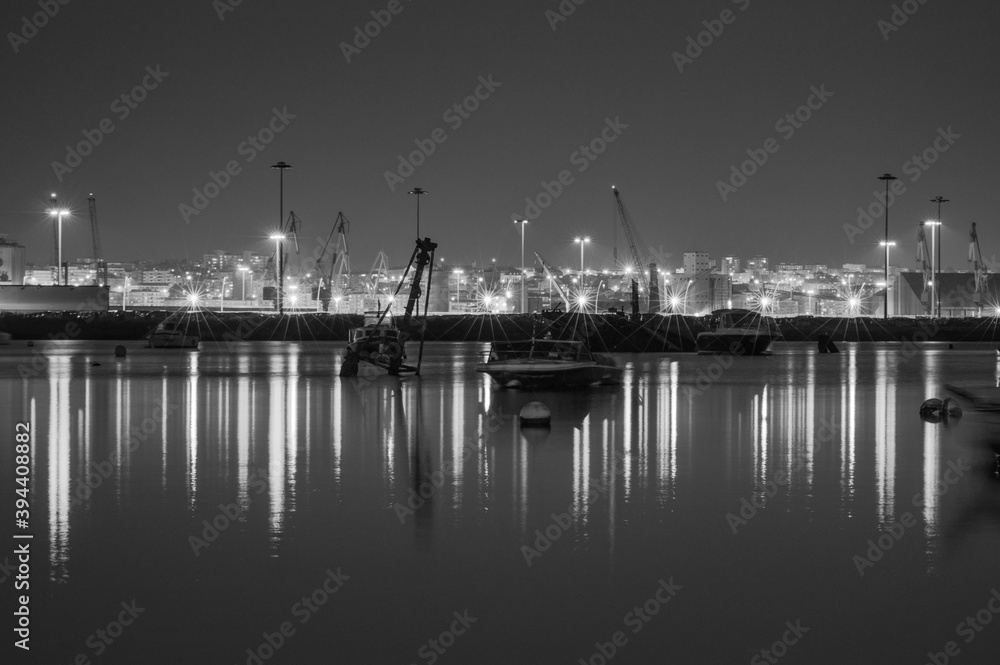 Night in the port.