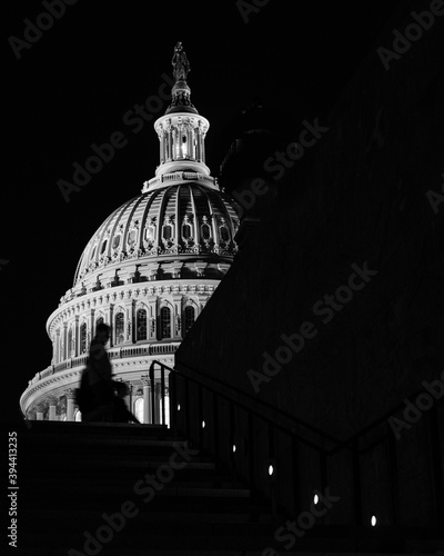 Obraz na plátne us capitol building at night shadow walker