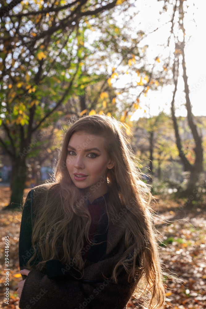 Frau im Herbst in Berlin Frau im Herbst in Berlin